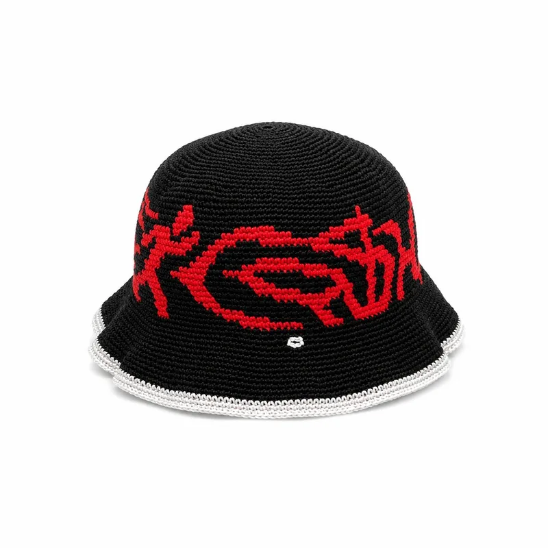 Bucket hat de crochê preto com vermelho Correndo Atrás do Cash